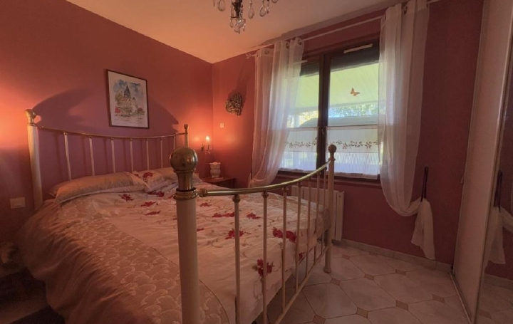 Maison CHEF-BOUTONNE (79110)  176 m2 297 870 € 