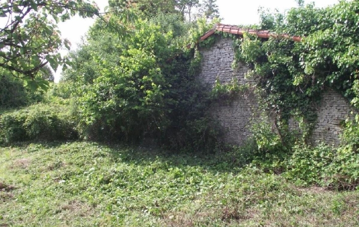 Maison AUNAC (16460)   14 000 € 