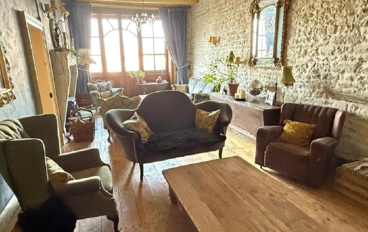 Maison AIGRE (16140)  495 m2 385 500 € 