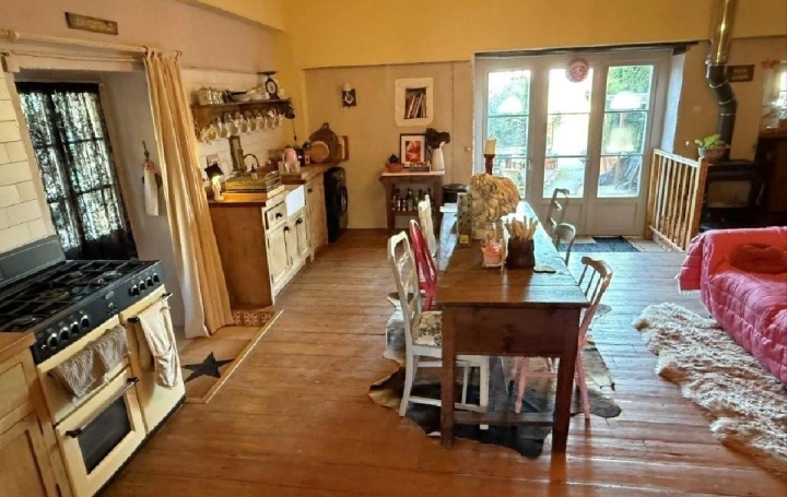 Maison AIGRE (16140)  495 m2 385 500 € 