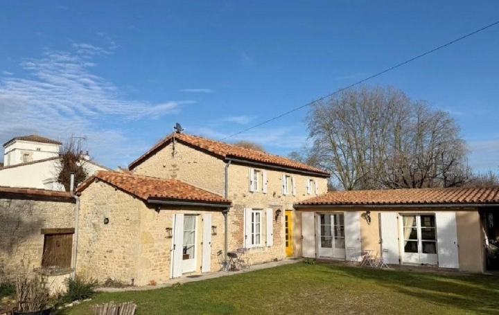Maison RUFFEC (16700)  106 m2 336 800 € 