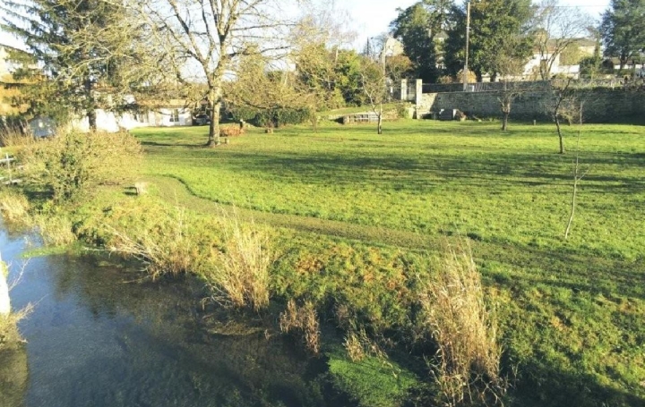 Maison RUFFEC (16700)  106 m2 336 800 € 