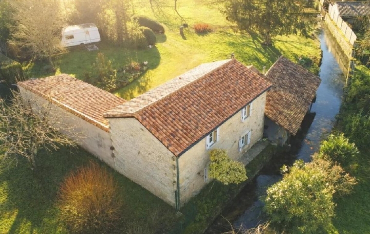 Maison RUFFEC (16700)  106 m2 336 800 € 