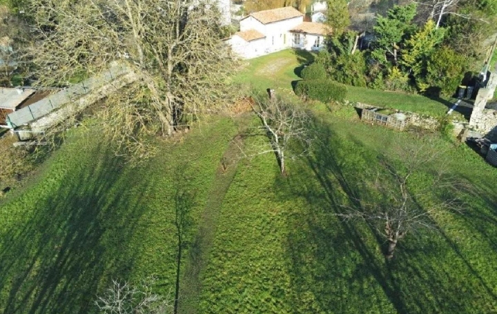 Maison RUFFEC (16700)  106 m2 336 800 € 