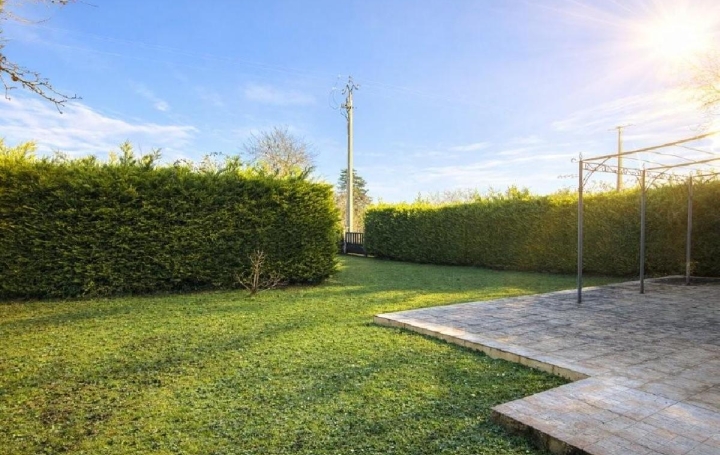 Maison RUFFEC (16700)  192 m2 149 000 € 