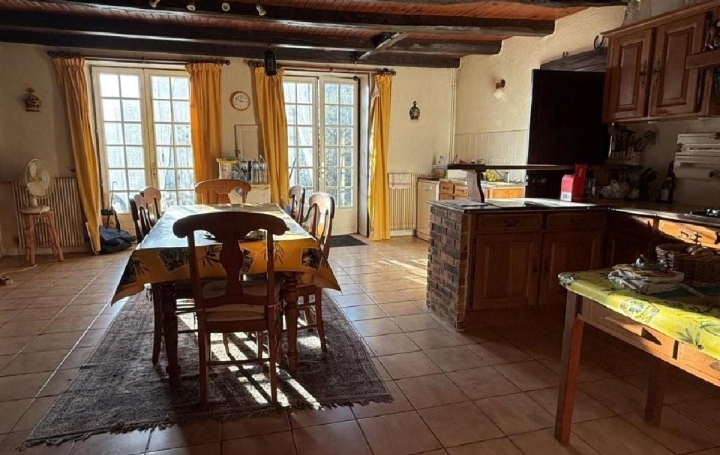 Maison RUFFEC (16700)  192 m2 149 000 € 