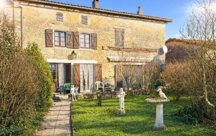 Maison RUFFEC (16700)  192 m2 149 000 € 