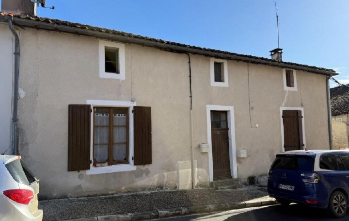 Maison RUFFEC (16700)  76 m2 99 950 € 