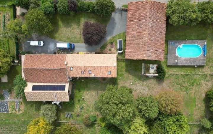 Maison CIVRAY (86400)  172 m2 276 500 € 