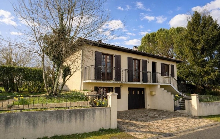 Maison RUFFEC (16700)  90 m2 117 200 € 