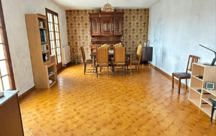 Maison RUFFEC (16700)  90 m2 117 200 € 