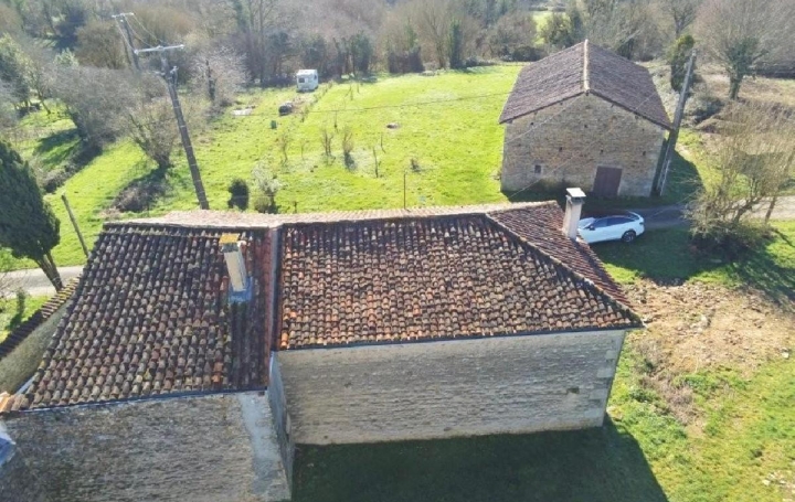 Maison NANTEUIL-EN-VALLEE (16700)  62 m2 75 000 € 