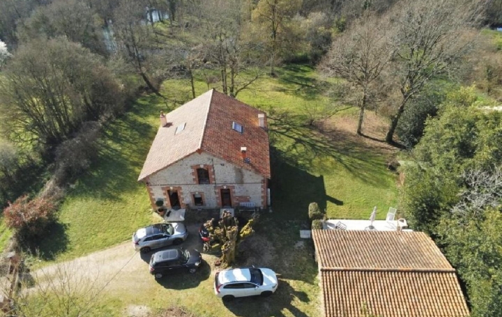 Maison NANTEUIL-EN-VALLEE (16700)  172 m2 315 785 € 