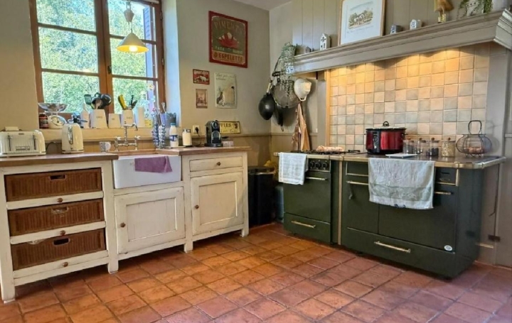 Maison NANTEUIL-EN-VALLEE (16700)  172 m2 315 785 € 