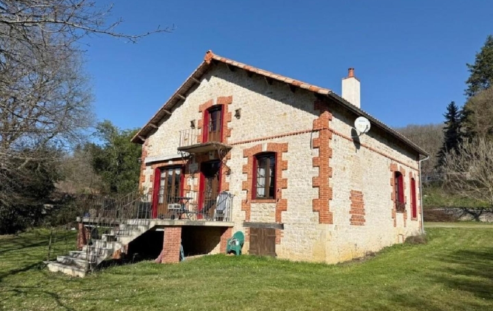 Maison NANTEUIL-EN-VALLEE (16700)  172 m2 315 785 € 