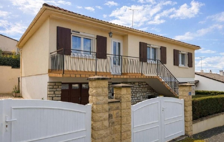 Maison RUFFEC (16700)  111 m2 148 925 € 