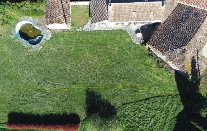 Maison CIVRAY (86400)  149 m2 123 650 € 