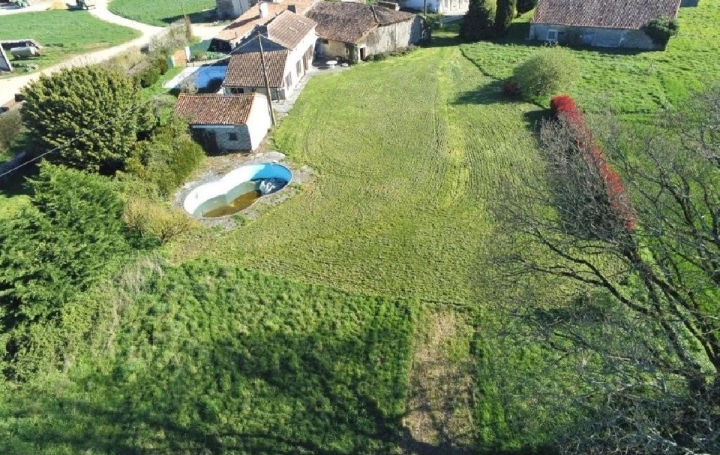 Maison CIVRAY (86400)  149 m2 123 650 € 