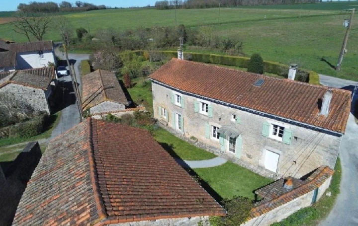 Maison VILLEFAGNAN (16240)  184 m2 202 120 € 