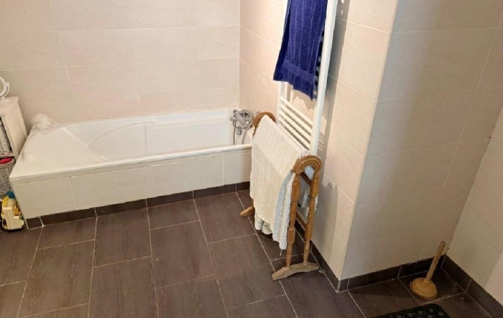 Maison NANTEUIL-EN-VALLEE (16700)  125 m2 170 200 € 