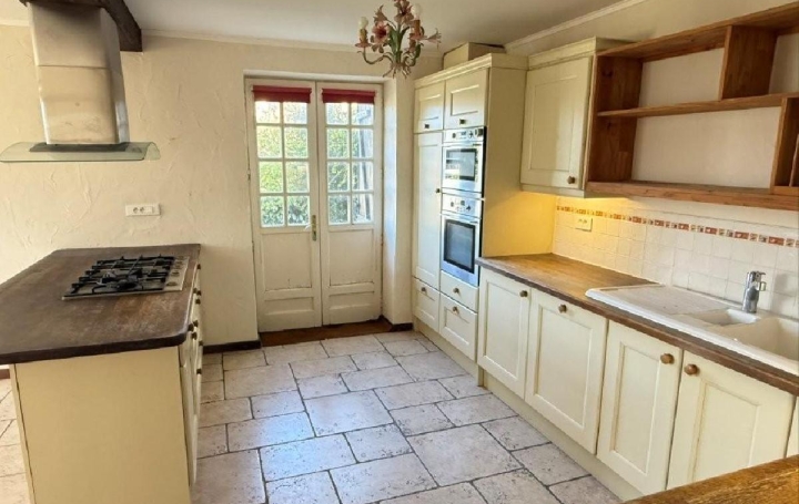 Maison CIVRAY (86400)  139 m2 129 000 € 