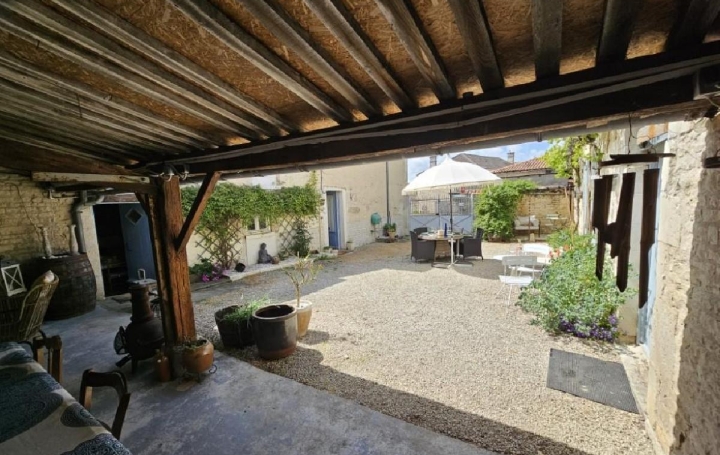 Maison VILLEFAGNAN (16240)  205 m2 223 400 € 