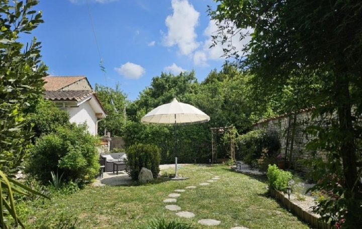 Maison VILLEFAGNAN (16240)  205 m2 223 400 € 