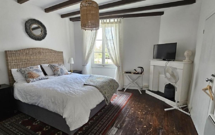 Maison VILLEFAGNAN (16240)  205 m2 223 400 € 