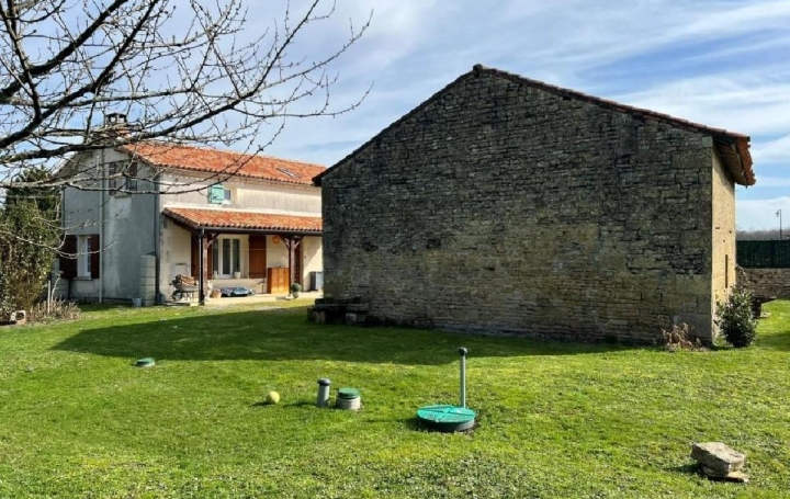 Maison VILLEFAGNAN (16240)  103 m2 99 950 € 