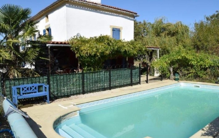 Maison MANSLE (16230)  178 m2 223 400 € 