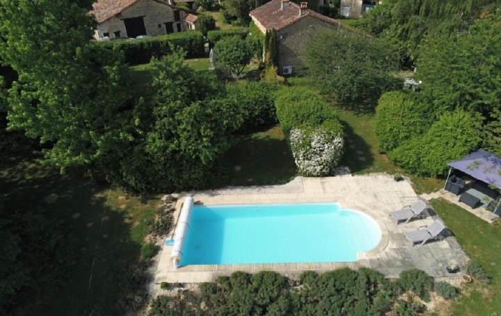 Maison NANTEUIL-EN-VALLEE (16700)  153 m2 220 000 € 