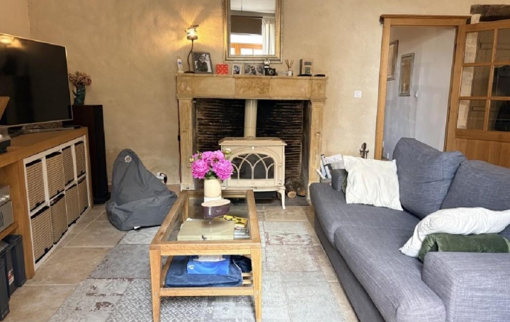 Maison NANTEUIL-EN-VALLEE (16700)  237 m2 297 850 € 