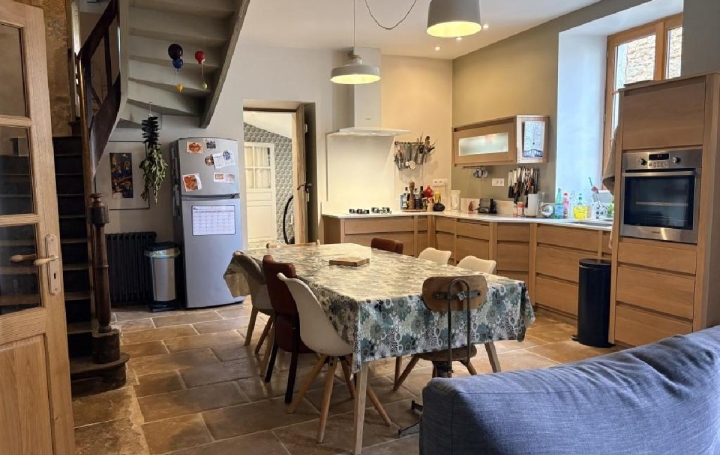 Maison NANTEUIL-EN-VALLEE (16700)  237 m2 297 850 € 