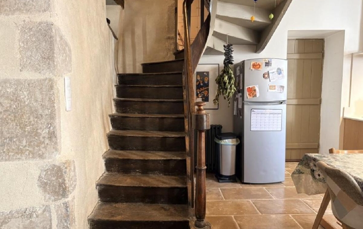 Maison NANTEUIL-EN-VALLEE (16700)  237 m2 297 850 € 