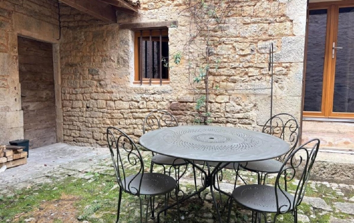 Maison NANTEUIL-EN-VALLEE (16700)  237 m2 297 850 € 