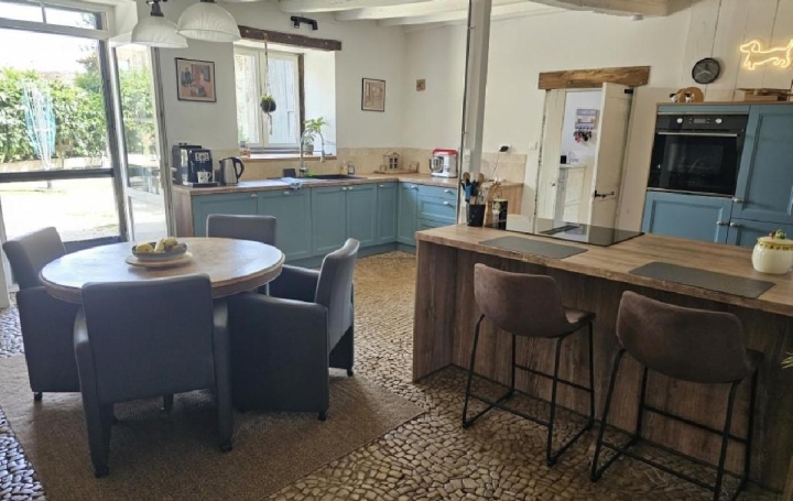Maison SAINT-CLAUD (16450)  95 m2 186 170 € 