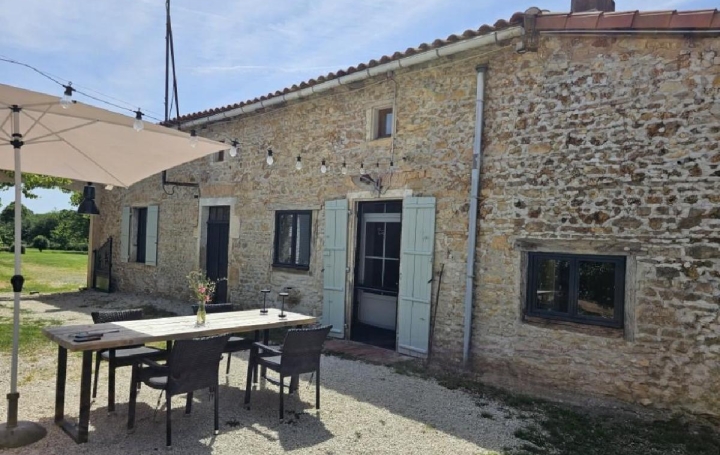 Maison SAINT-CLAUD (16450)  95 m2 186 170 € 