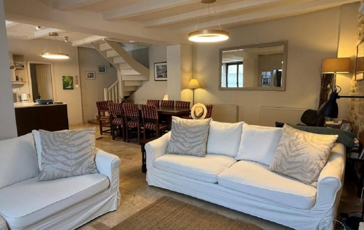 Maison NANTEUIL-EN-VALLEE (16700)  284 m2 440 000 € 