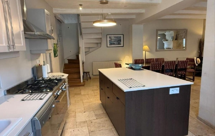 Maison NANTEUIL-EN-VALLEE (16700)  284 m2 440 000 € 