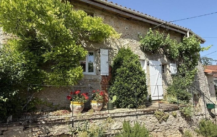 Maison NANTEUIL-EN-VALLEE (16700)  100 m2 145 000 € 