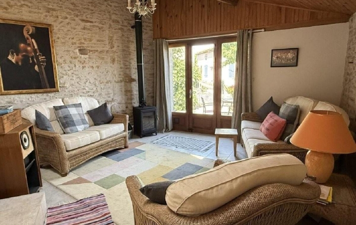 Maison NANTEUIL-EN-VALLEE (16700)  100 m2 145 000 € 