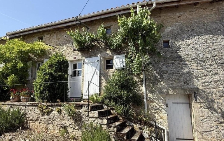Maison NANTEUIL-EN-VALLEE (16700)  100 m2 145 000 € 