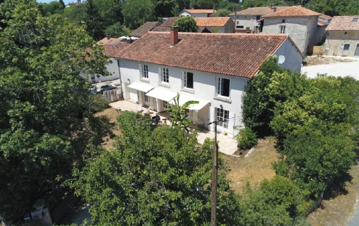 Maison NANTEUIL-EN-VALLEE (16700)  216 m2 170 200 € 