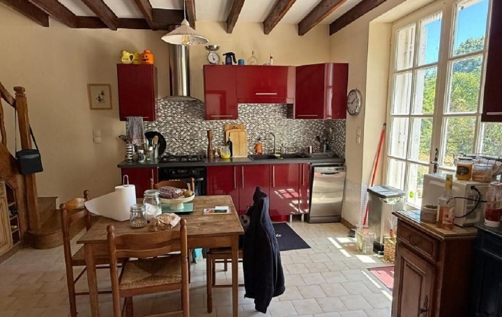 Maison NANTEUIL-EN-VALLEE (16700)  216 m2 170 200 € 