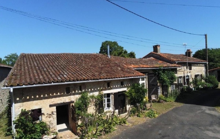Maison CHAMPAGNE-MOUTON (16350)  302 m2 265 950 € 
