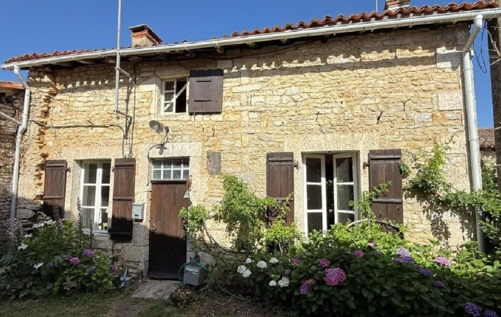 Maison CHAMPAGNE-MOUTON (16350)  302 m2 265 950 € 