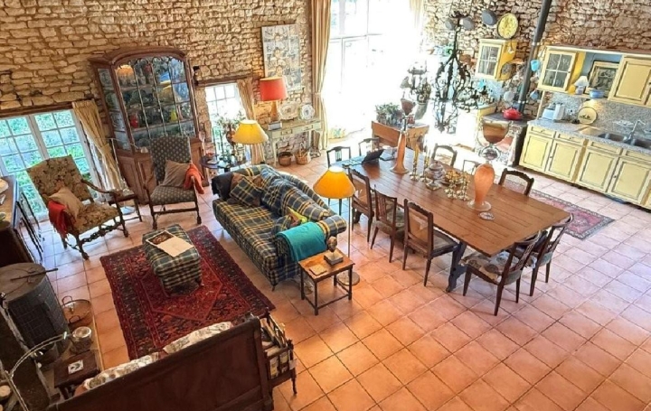 Maison CHAMPAGNE-MOUTON (16350)  302 m2 265 950 € 