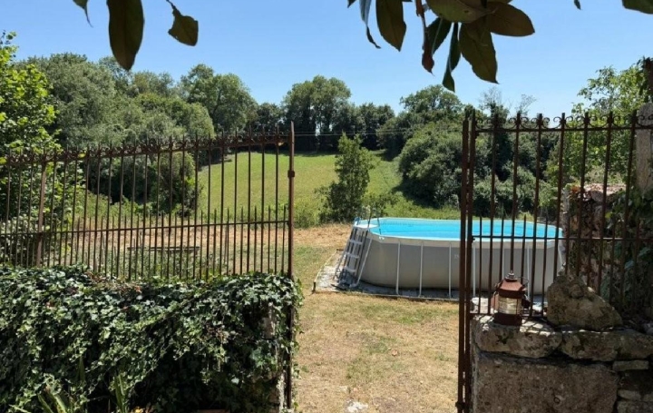 Maison RUFFEC (16700)  140 m2 271 270 € 