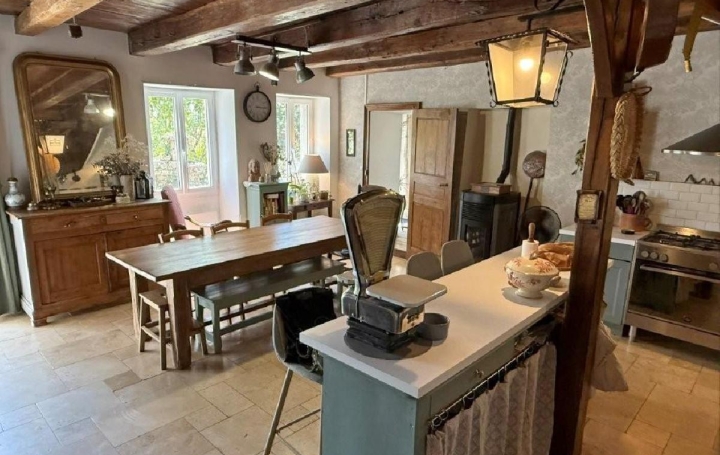 Maison RUFFEC (16700)  140 m2 271 270 € 