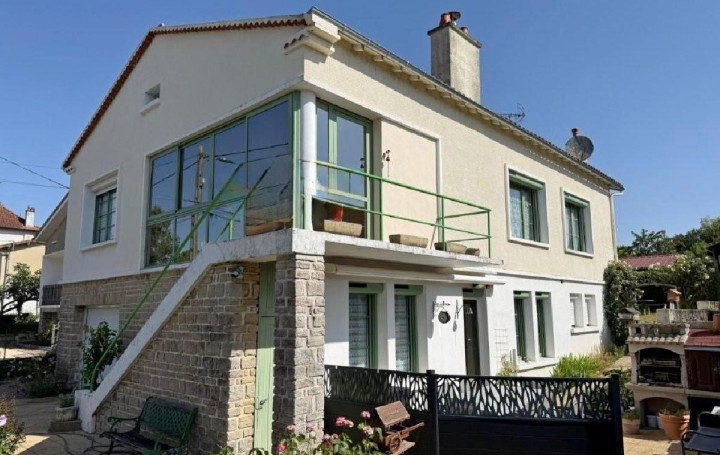 Maison CIVRAY (86400)  147 m2 149 950 € 